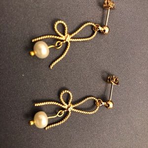 Fresh water pearls, gold plated accessories.